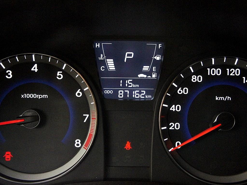 HYUNDAI Accent 2014 Gris - Importación desde Corea - HF Imports Iquique - Foto 9
