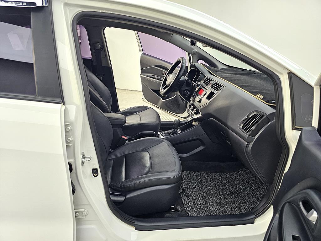 KIA Pride - Vista 11