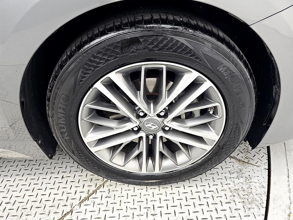 HYUNDAI Grandeur - Vista 5