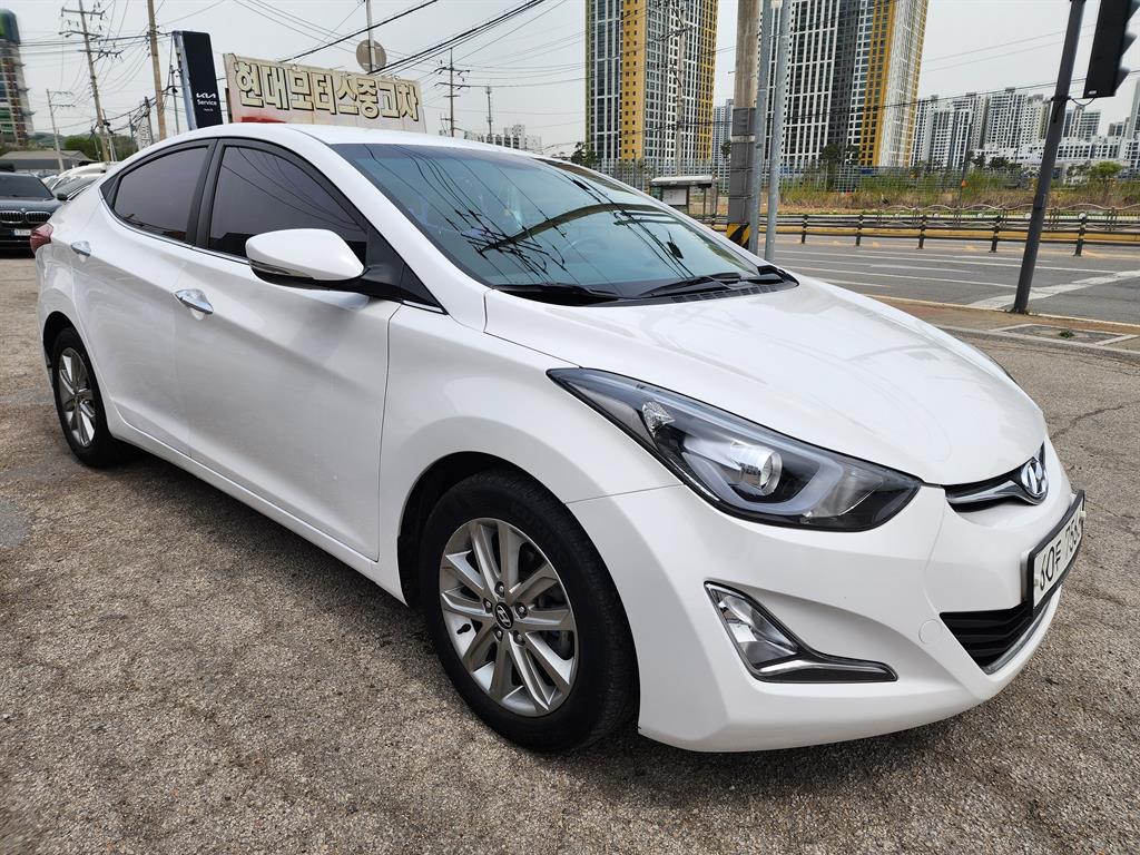 HYUNDAI Avante - Vista 8