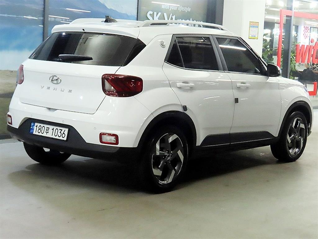 HYUNDAI Venue - Vista 4