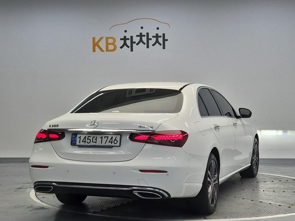 Mercedes Benz E class - Vista 3