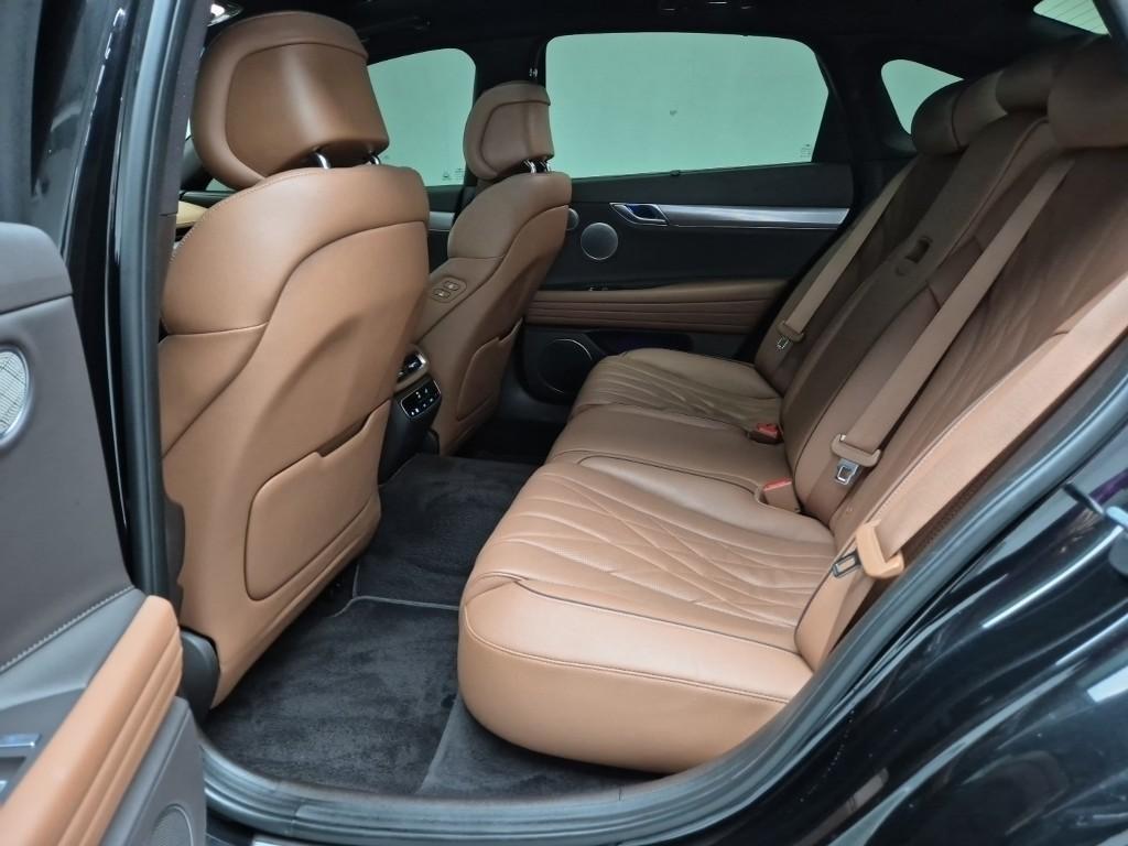 Genesis G80 - Vista 12