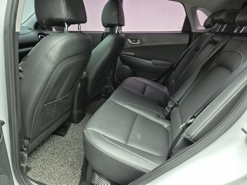 HYUNDAI Kona - Vista 12
