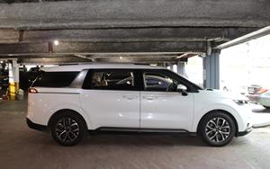 KIA Carnival - Vista 8