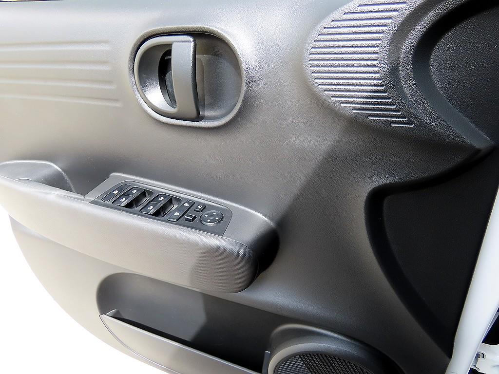 HYUNDAI Casper - Vista 11