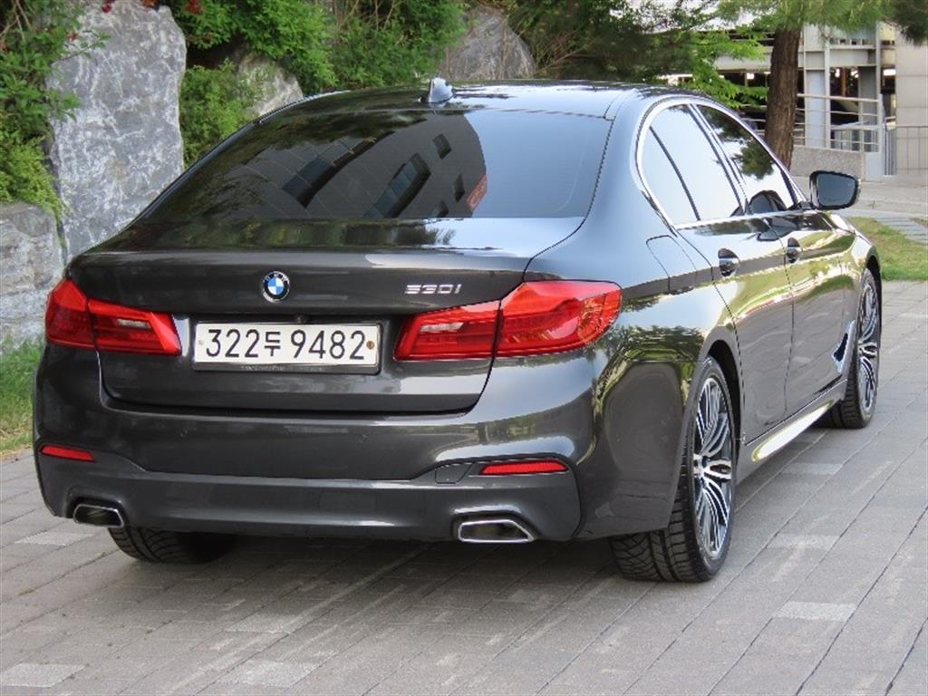 BMW 5 Series - Vista 5