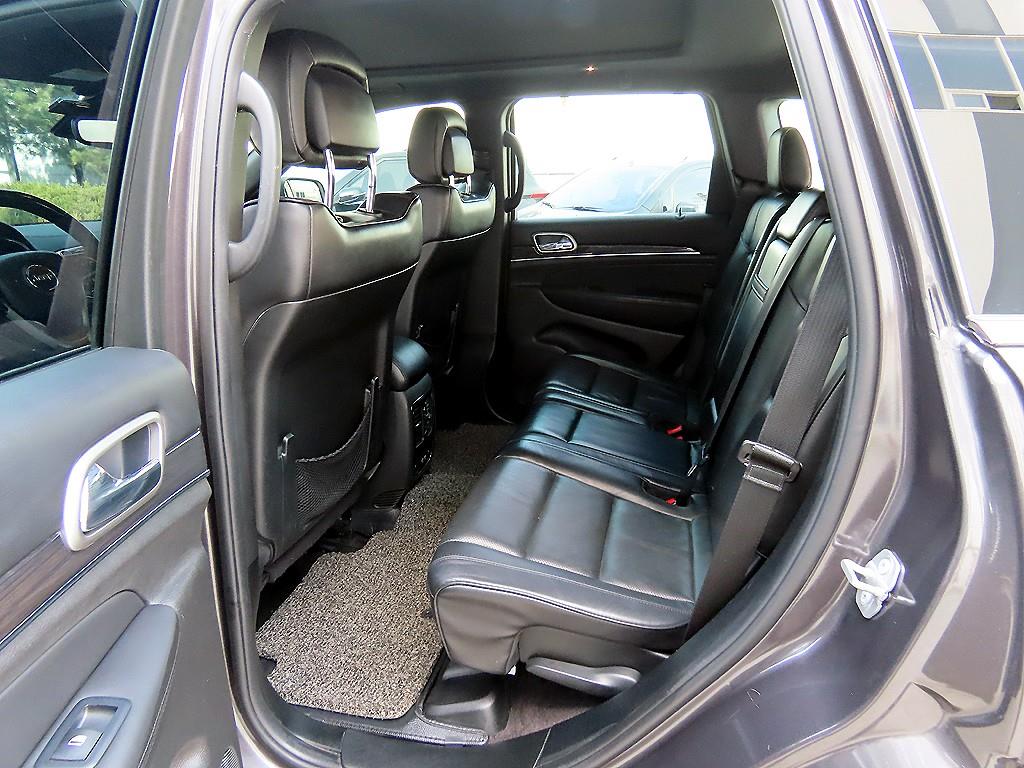 Jeep Cherokee - Vista 5