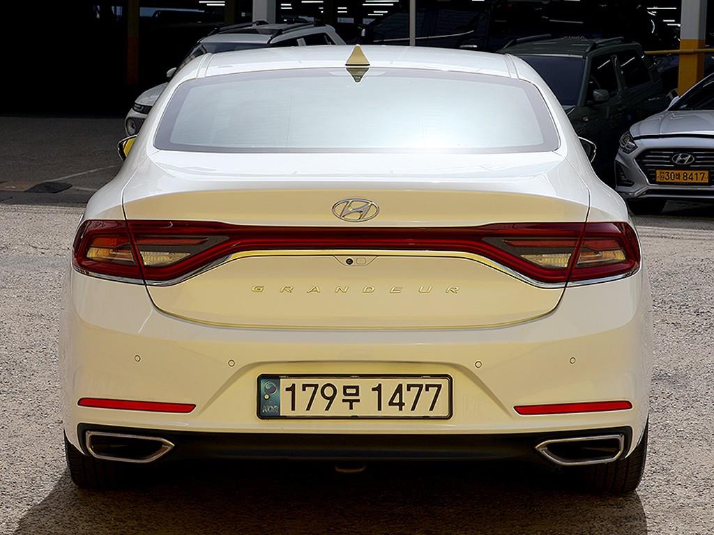 HYUNDAI Grandeur - Vista 5