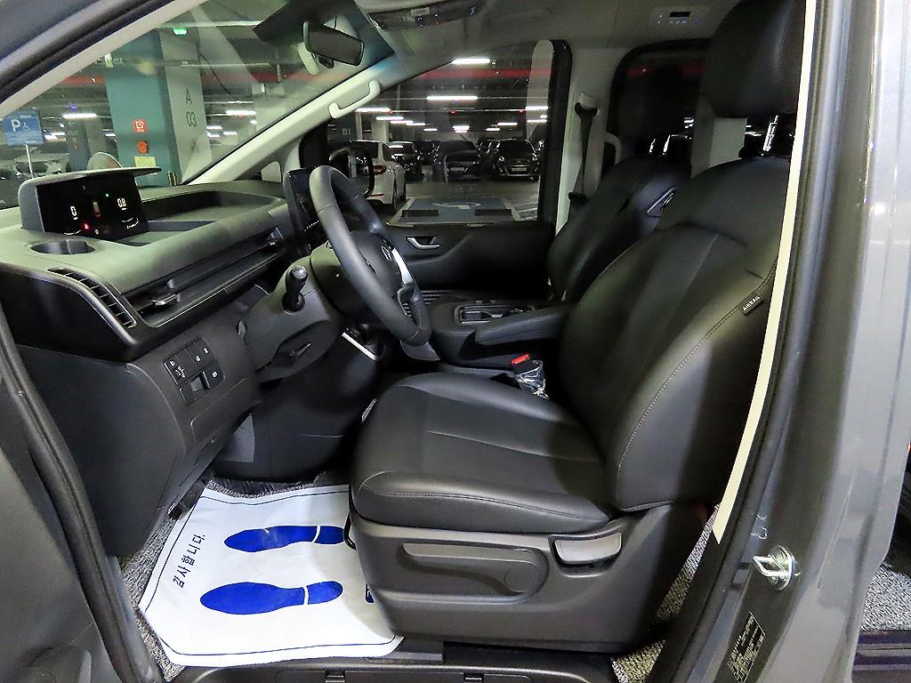 HYUNDAI Staria - Vista 6