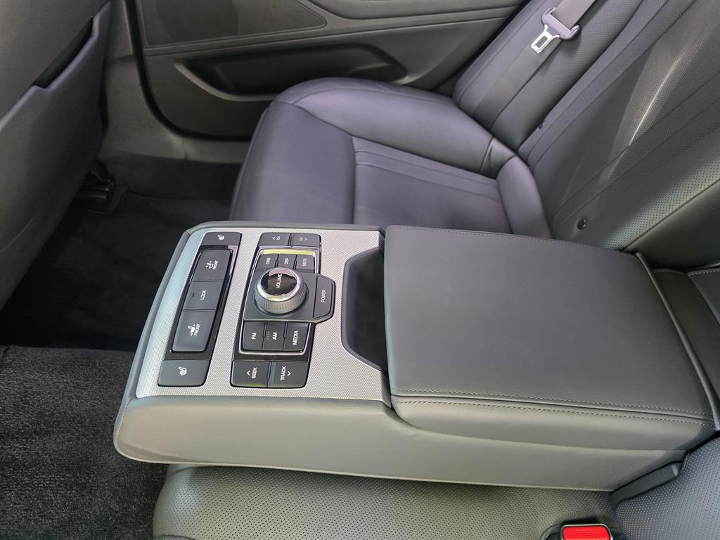 Genesis G80 - Vista 12
