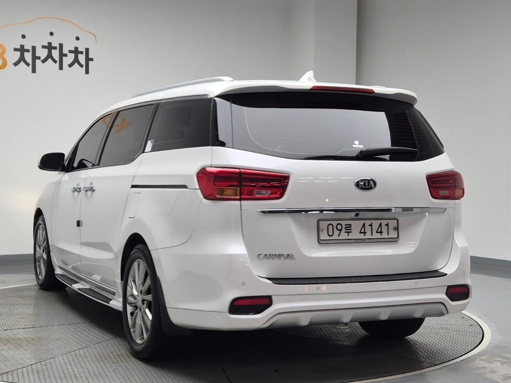KIA Carnival - Vista 2