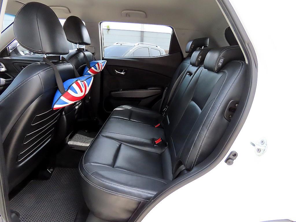 Ssangyong Tivoli - Vista 6