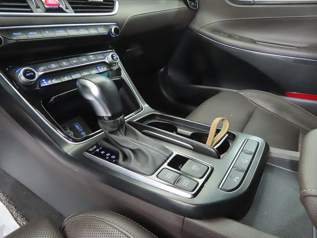 HYUNDAI Grandeur - Vista 11