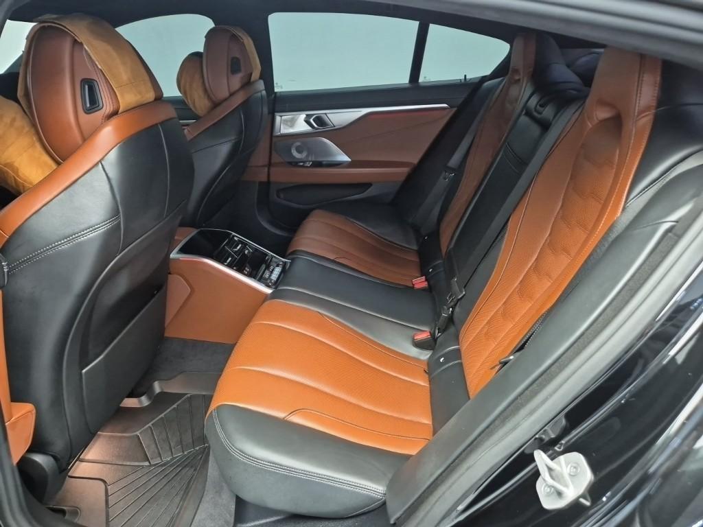 BMW 8 Series - Vista 12