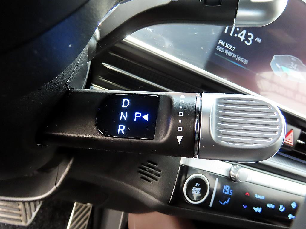 HYUNDAI Ioniq 6 - Vista 11