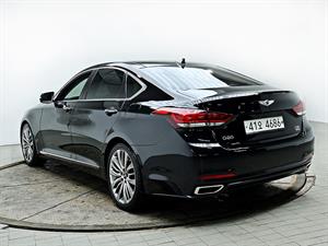 HYUNDAI Genesis - Vista 8