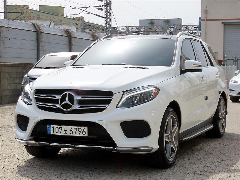 Mercedes Benz GLE Class - Vista 2