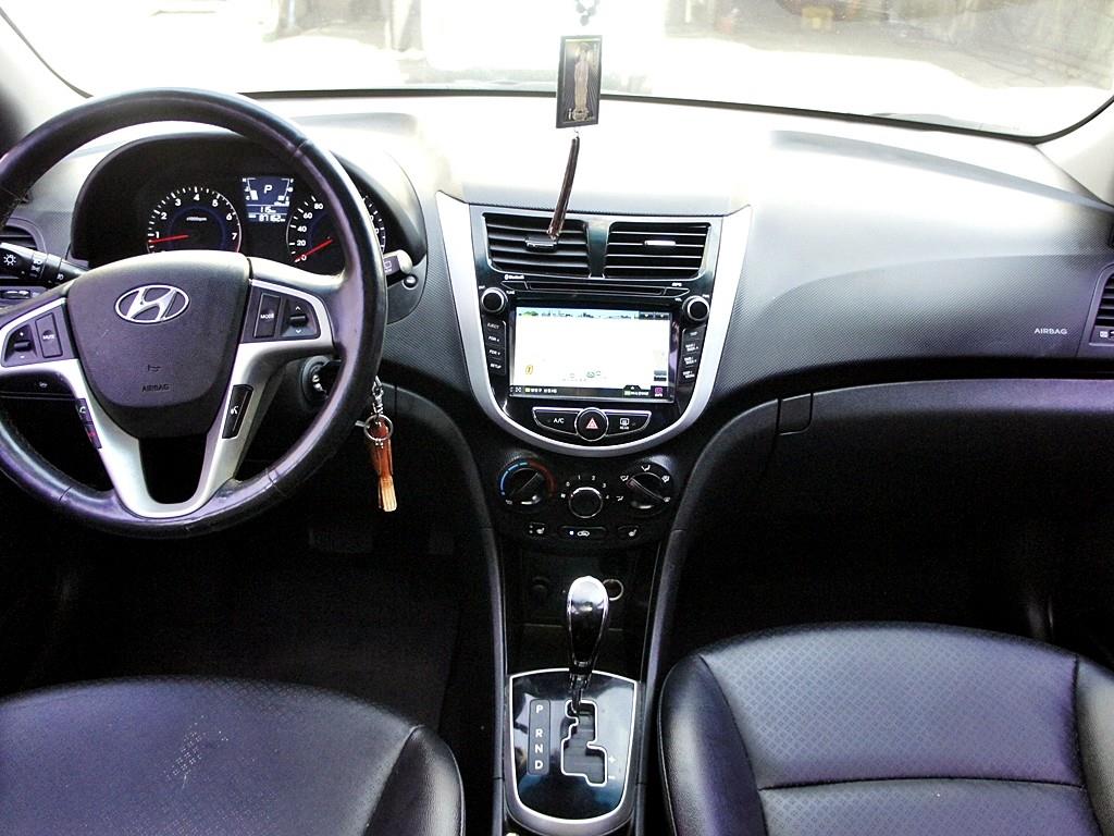 HYUNDAI Accent 2014 Gris - Importación desde Corea - HF Imports Iquique - Foto 7