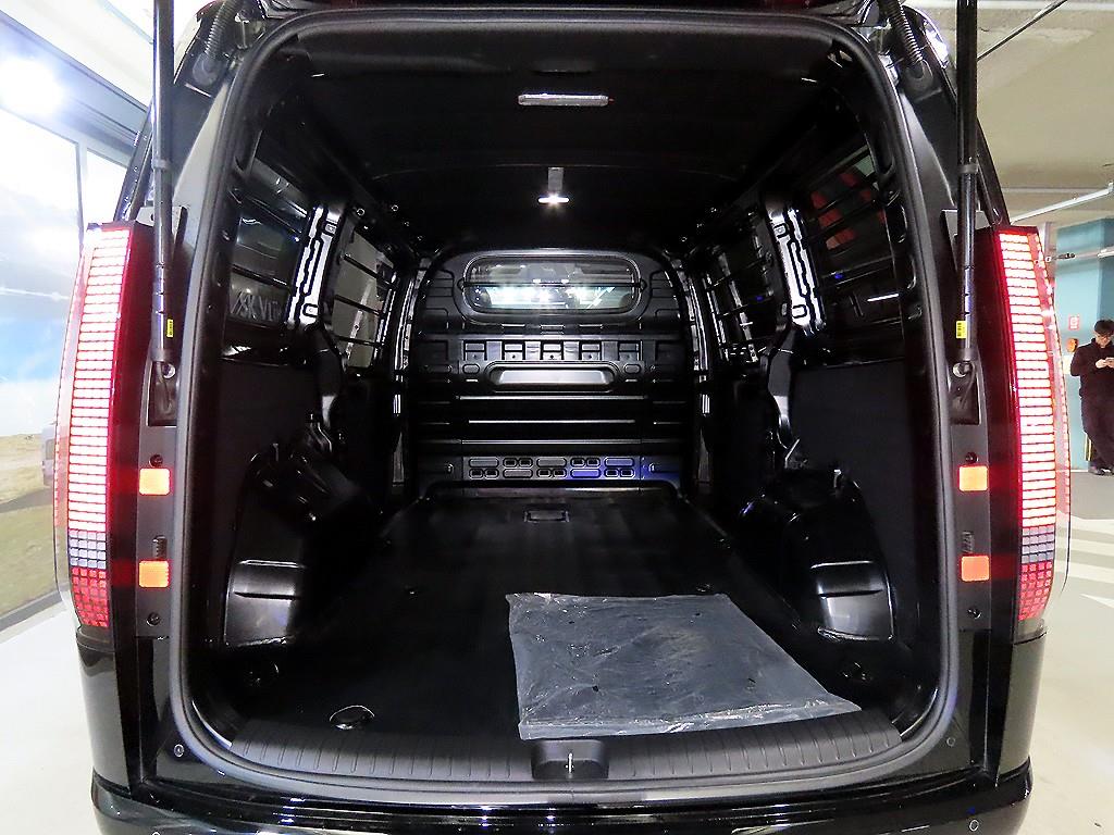 HYUNDAI Staria 2024 Negro - Importación desde Corea - HF Imports Iquique - Foto 17