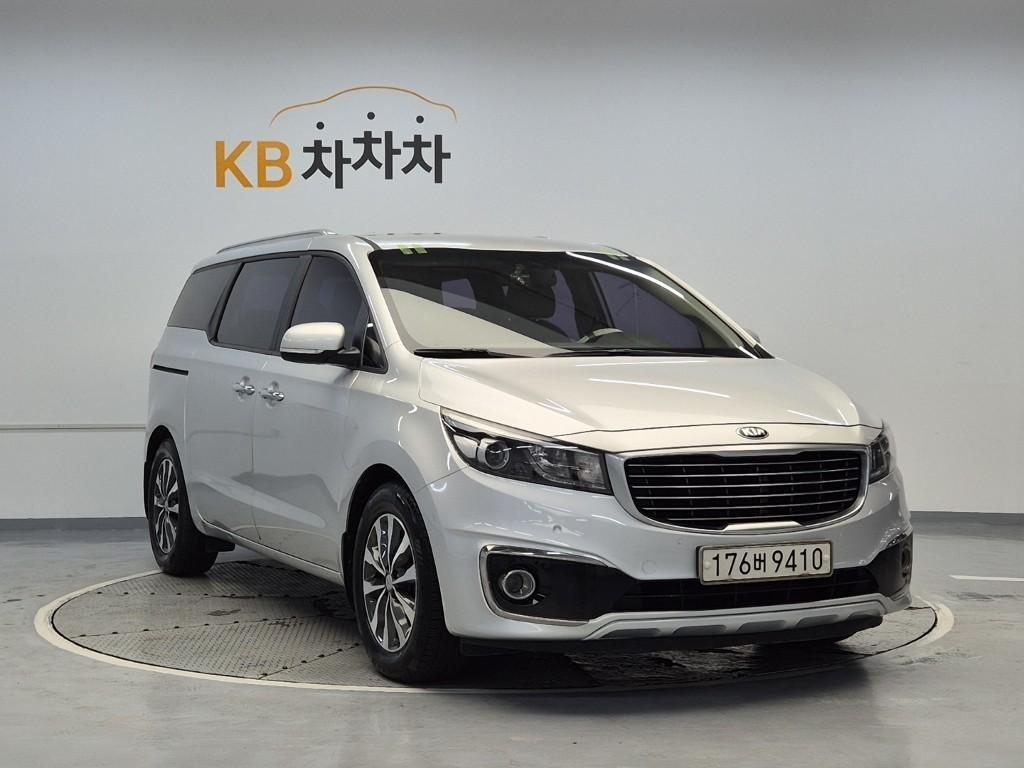 KIA Carnival - Vista 4