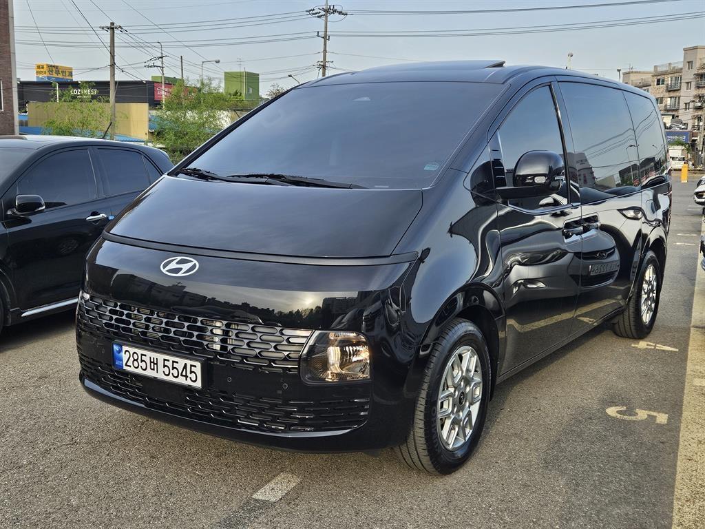 HYUNDAI Staria - Vista 2