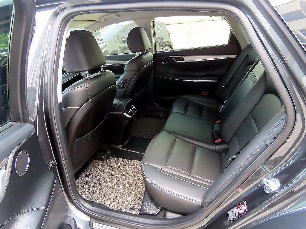 HYUNDAI Grandeur - Vista 6
