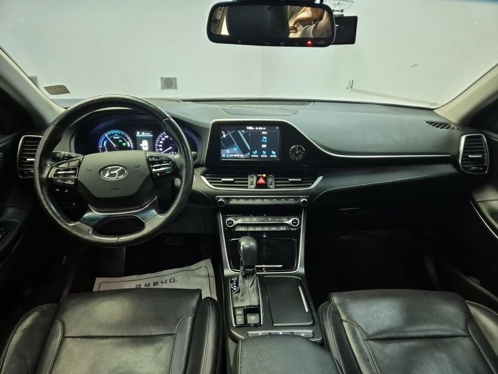 HYUNDAI Grandeur - Vista 7