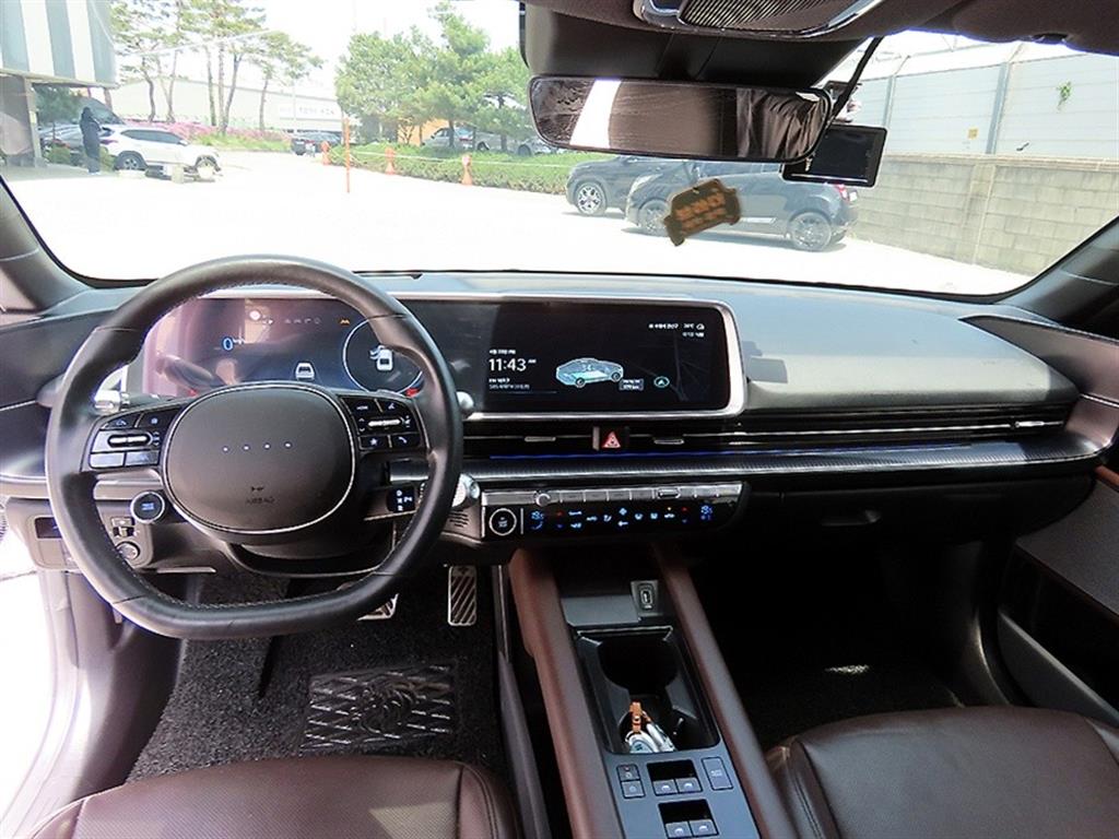 HYUNDAI Ioniq 6 - Vista 7