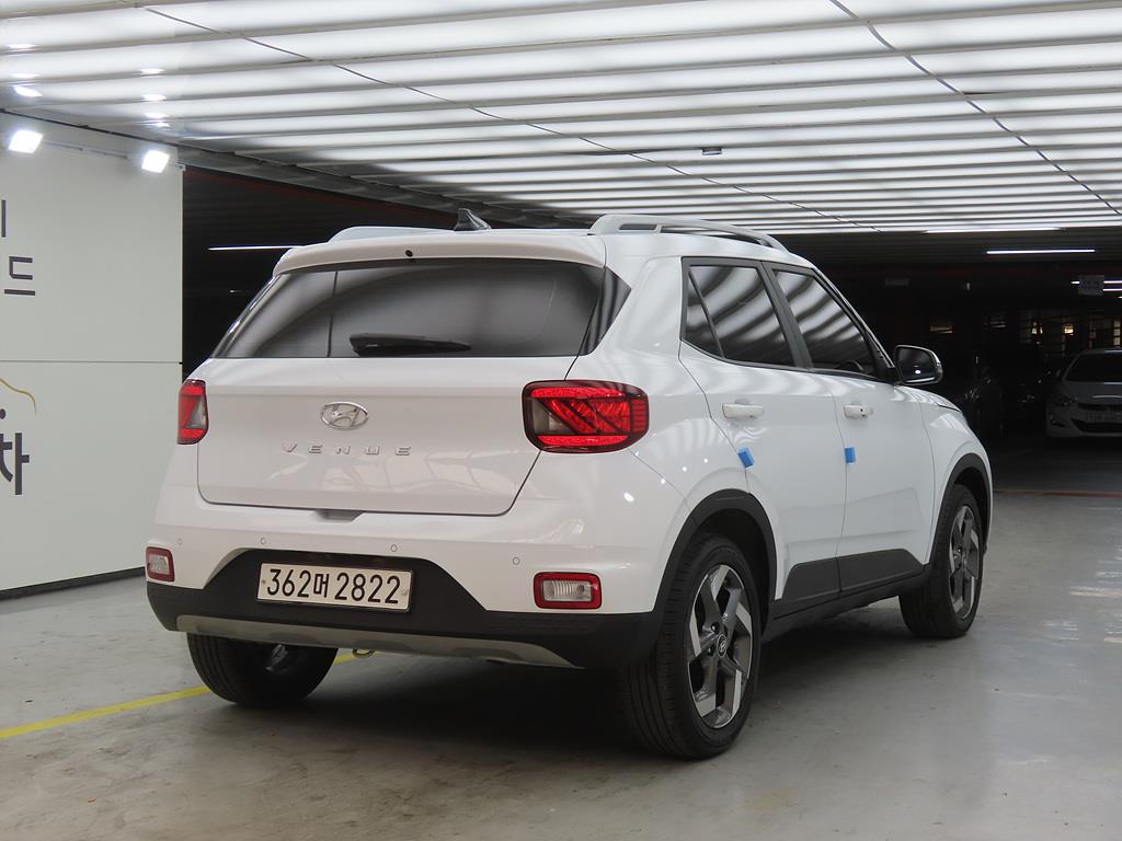 HYUNDAI Venue - Vista 4