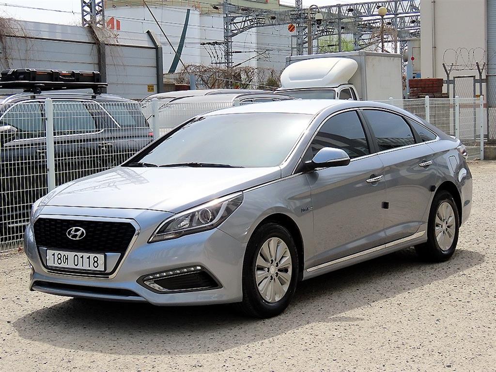 HYUNDAI Sonata - Vista 2
