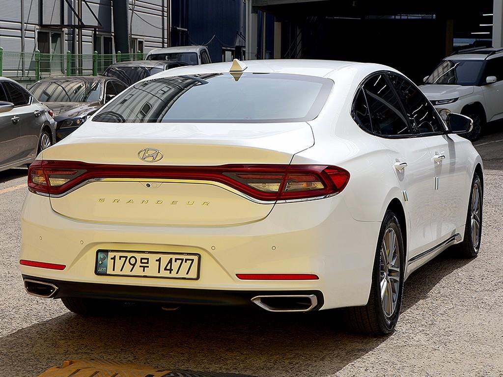 HYUNDAI Grandeur - Vista 7