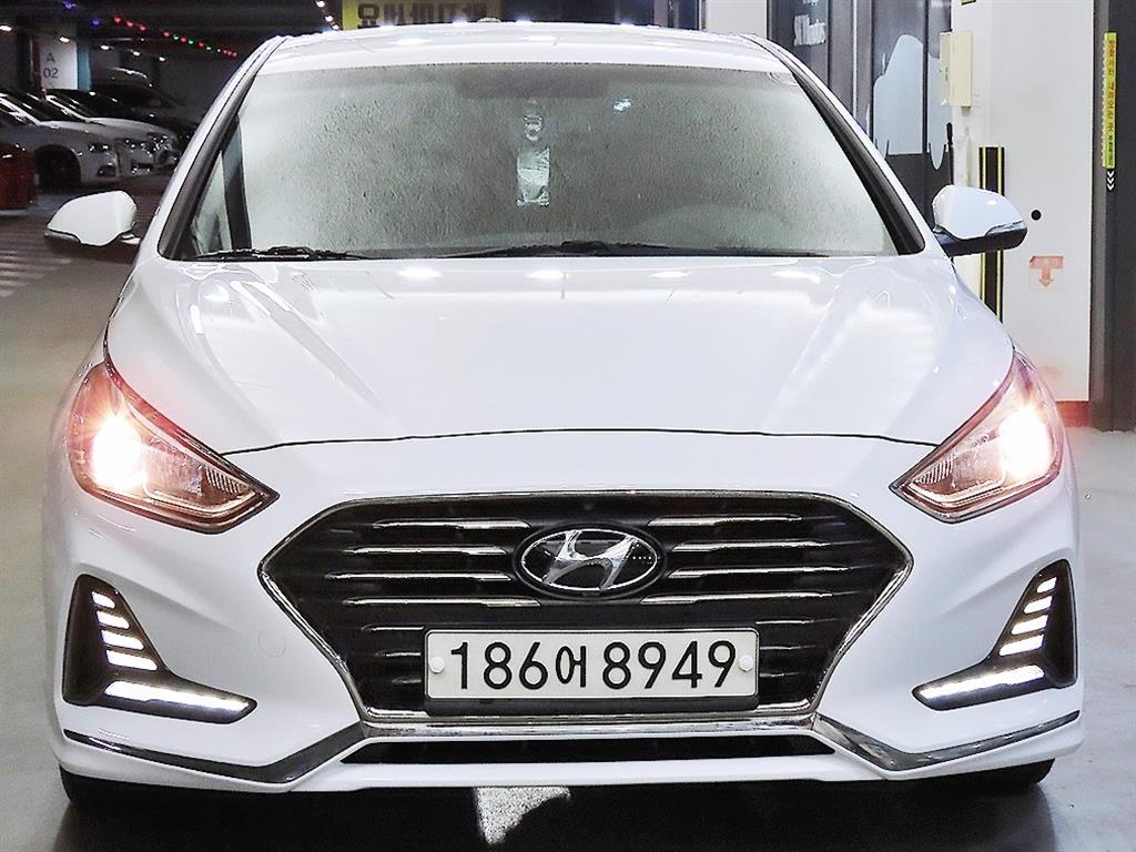 HYUNDAI Sonata - Vista 2