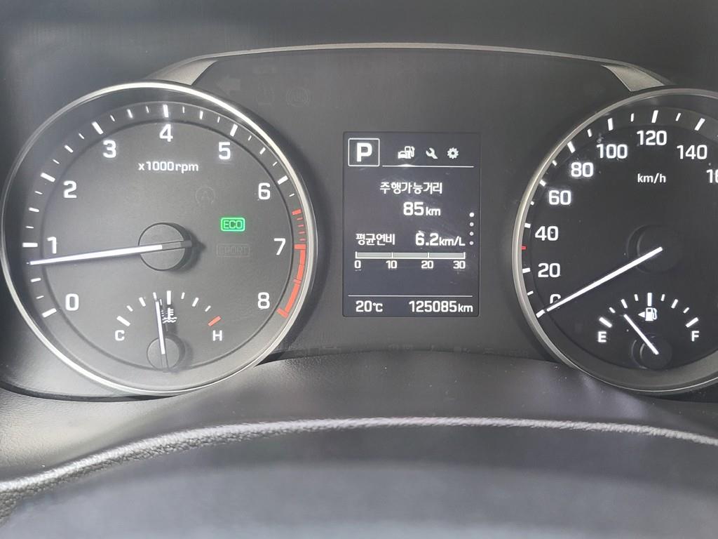 HYUNDAI Avante - Vista 11
