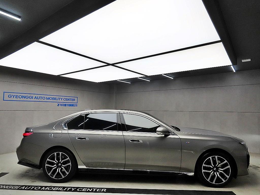 BMW 7 Series - Vista 2