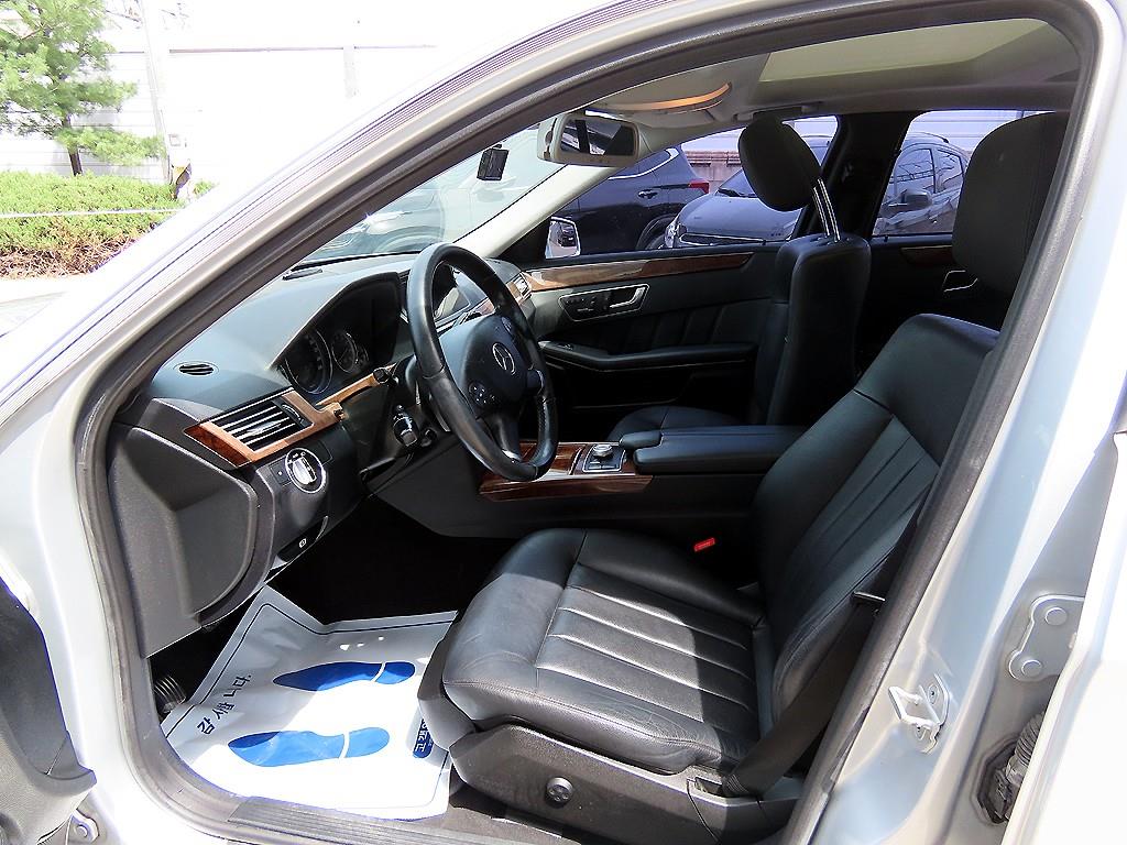 Mercedes Benz E class - Vista 5