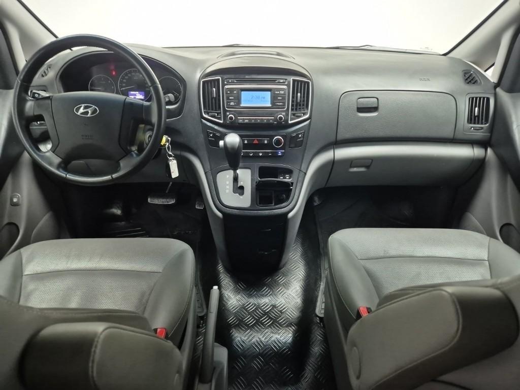 HYUNDAI Starex - Vista 7