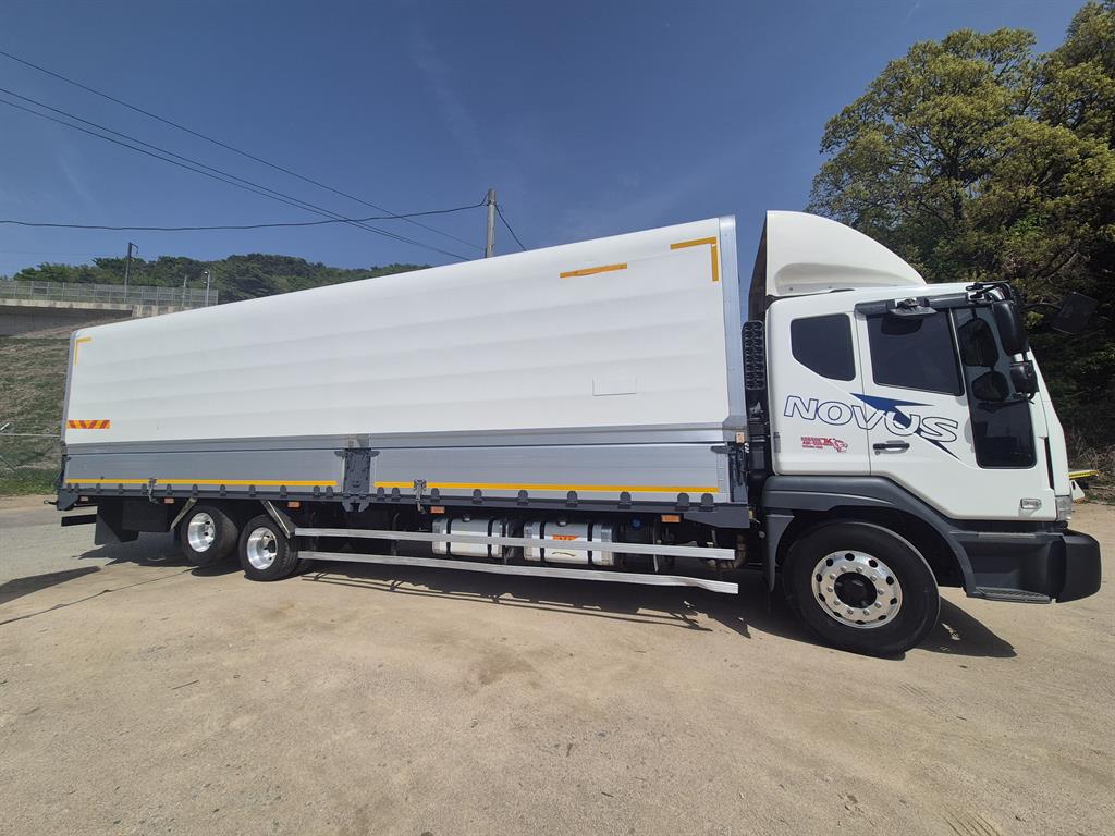 medium and large cargo truck - Vista 8