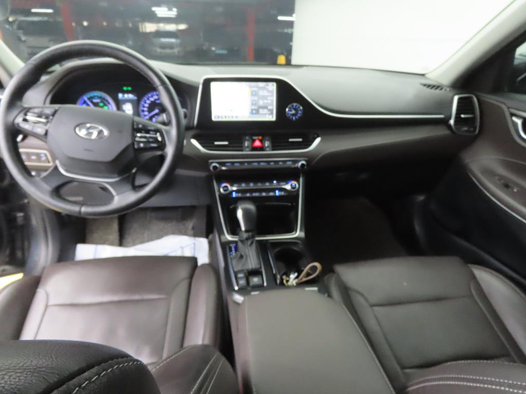 HYUNDAI Grandeur - Vista 7