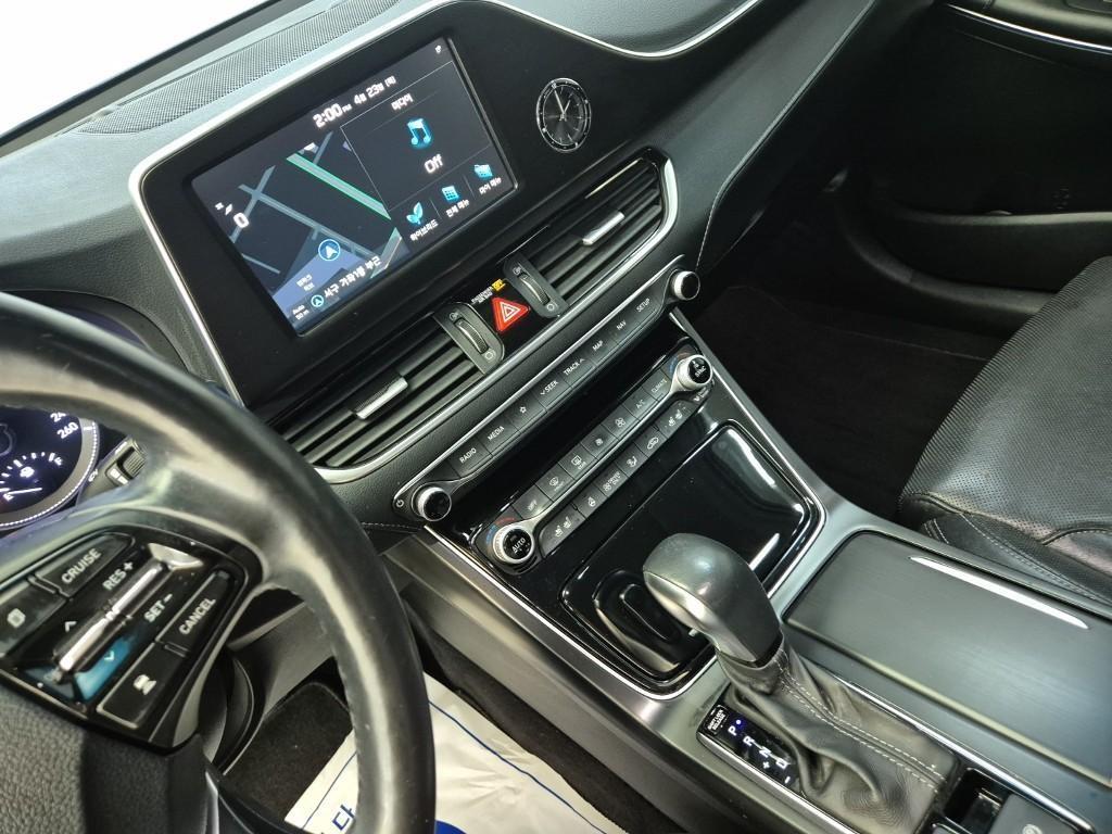 HYUNDAI Grandeur - Vista 10