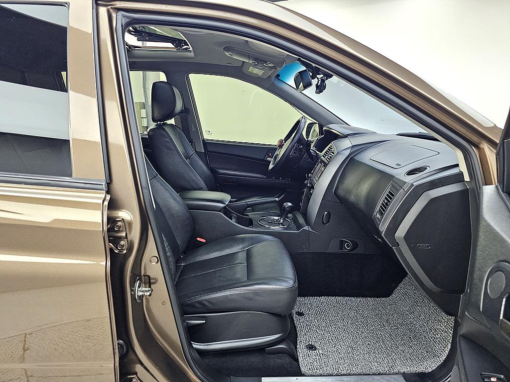 Ssangyong Korando - Vista 11