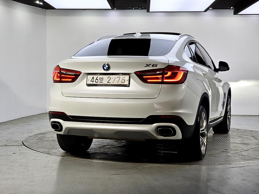 BMW X6 - Vista 3