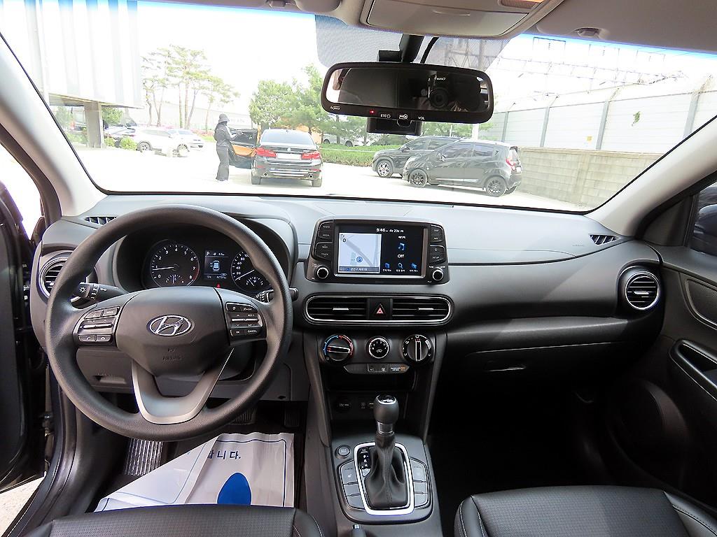 HYUNDAI Kona - Vista 7