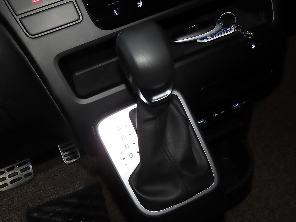 HYUNDAI Staria - Vista 12