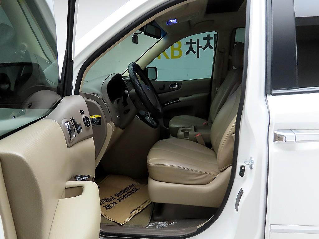 KIA Carnival - Vista 12