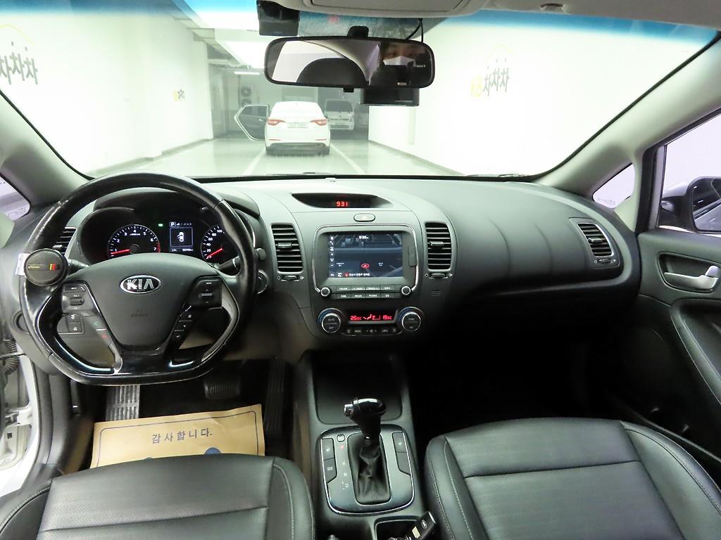 KIA K3 - Vista 6