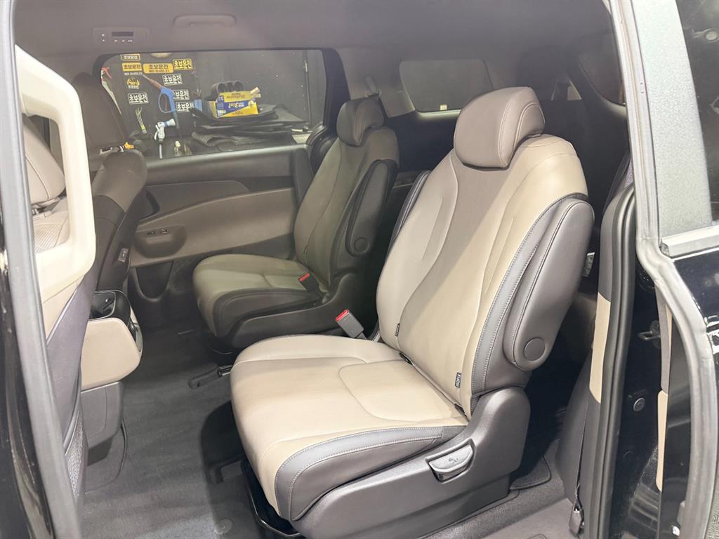 KIA Carnival - Vista 10
