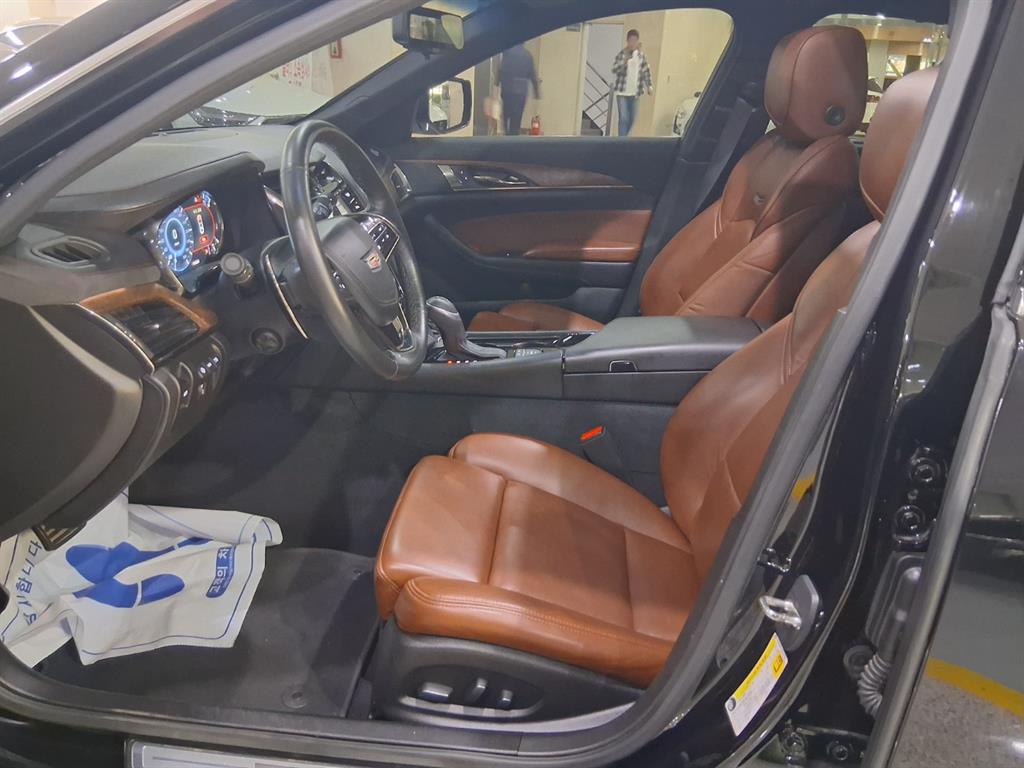 Cadillac CTS - Vista 7