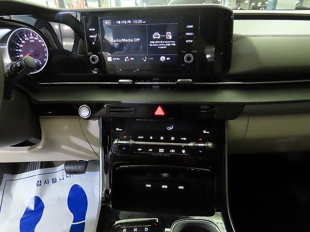 KIA Carnival - Vista 11