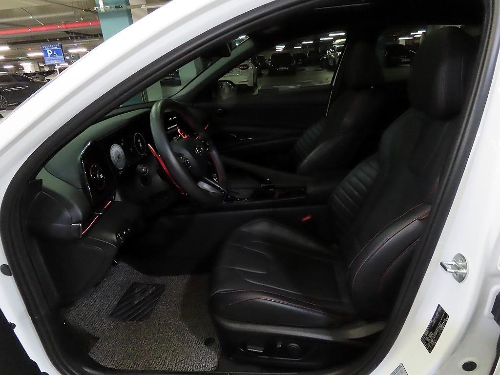HYUNDAI Avante - Vista 6